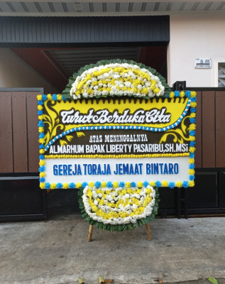 Papan Bunga Duka di Maba Selatan